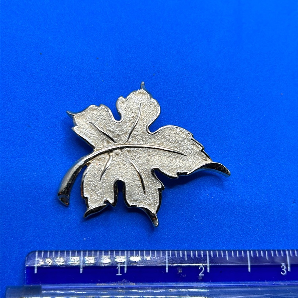 Vintage Emmons  Maple Leaf‎ Pin Brooch